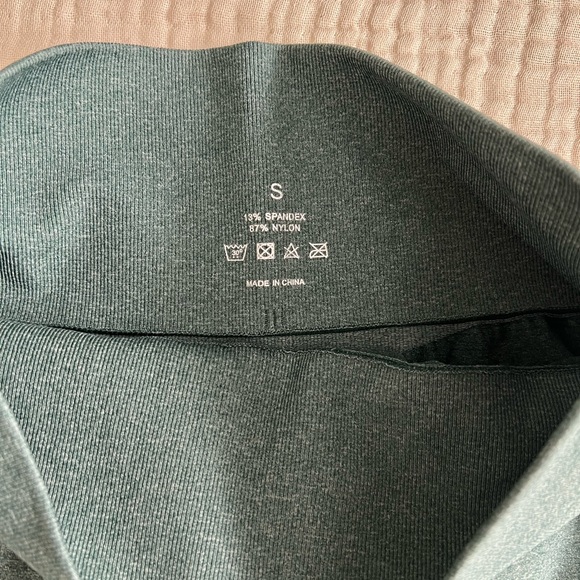 NVGTN Seamless Shorts - Picture 3 of 3